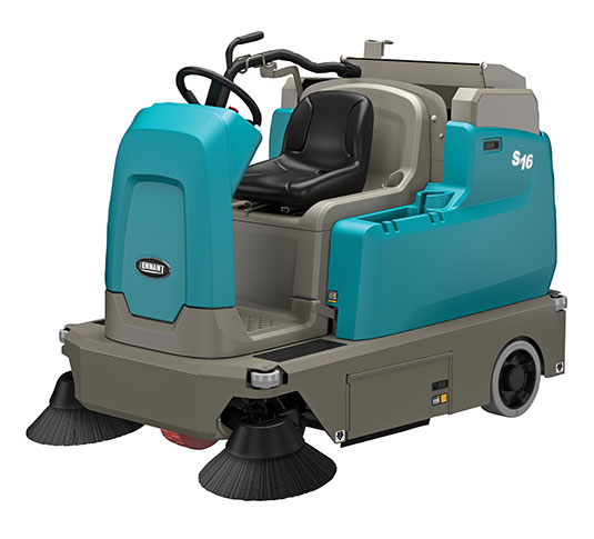 Varredeira Tennant S16 compacta tripulada e com acionamento a bateria com sistema de despejo alto