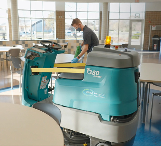 Lavadora robótica de pisos T380AMR da Tennant