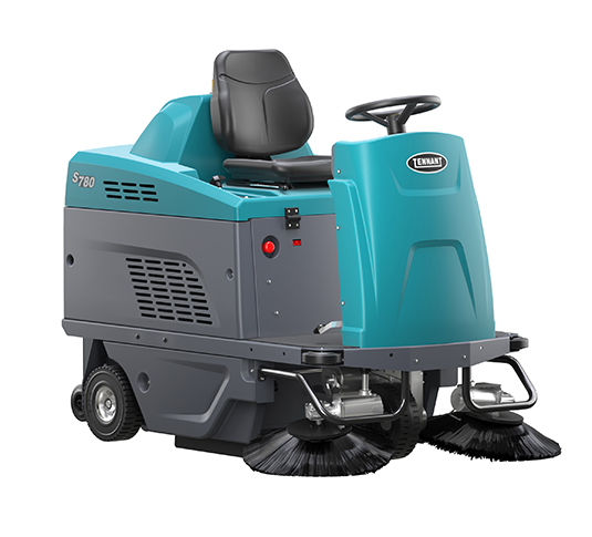 S780 Varredora compacta de condutor sentado a bateria