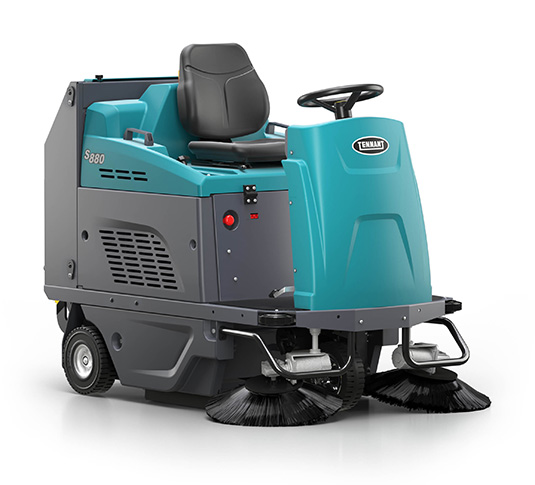 S880 Varredora compacta de condutor sentado a bateria